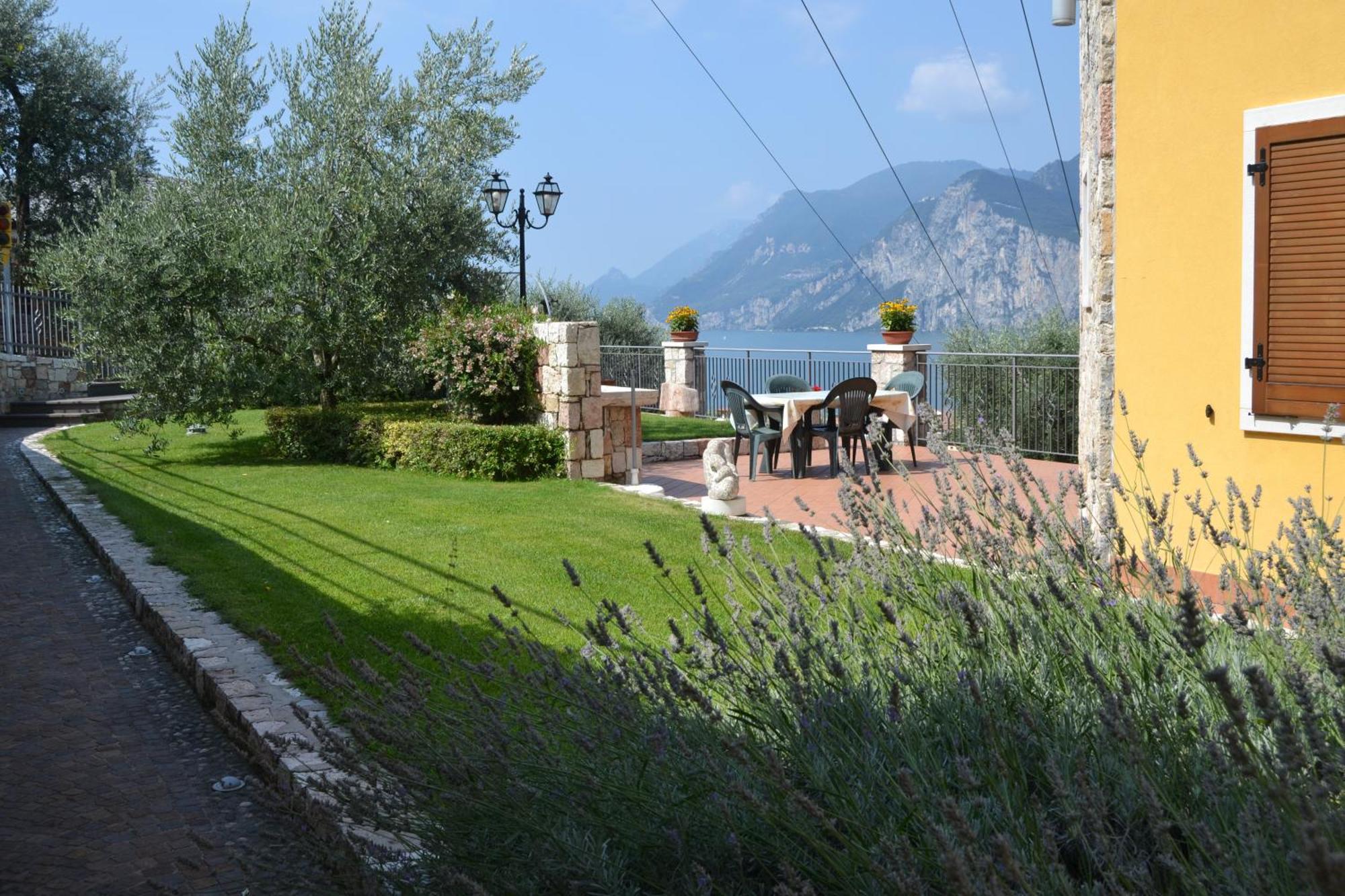 Appartamenti La Perla Malcesine Exterior photo